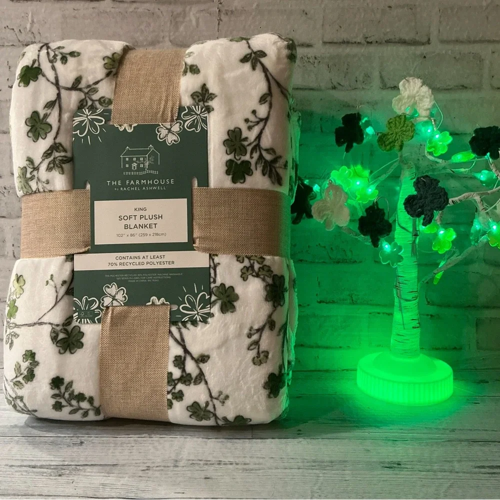 RACHEL ASHWELL King Size Clover Printed Fleece St. Patrick’s Blanket